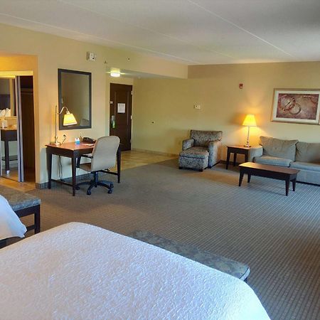 Hampton Inn Rochester - Irondequoit Bagian luar foto