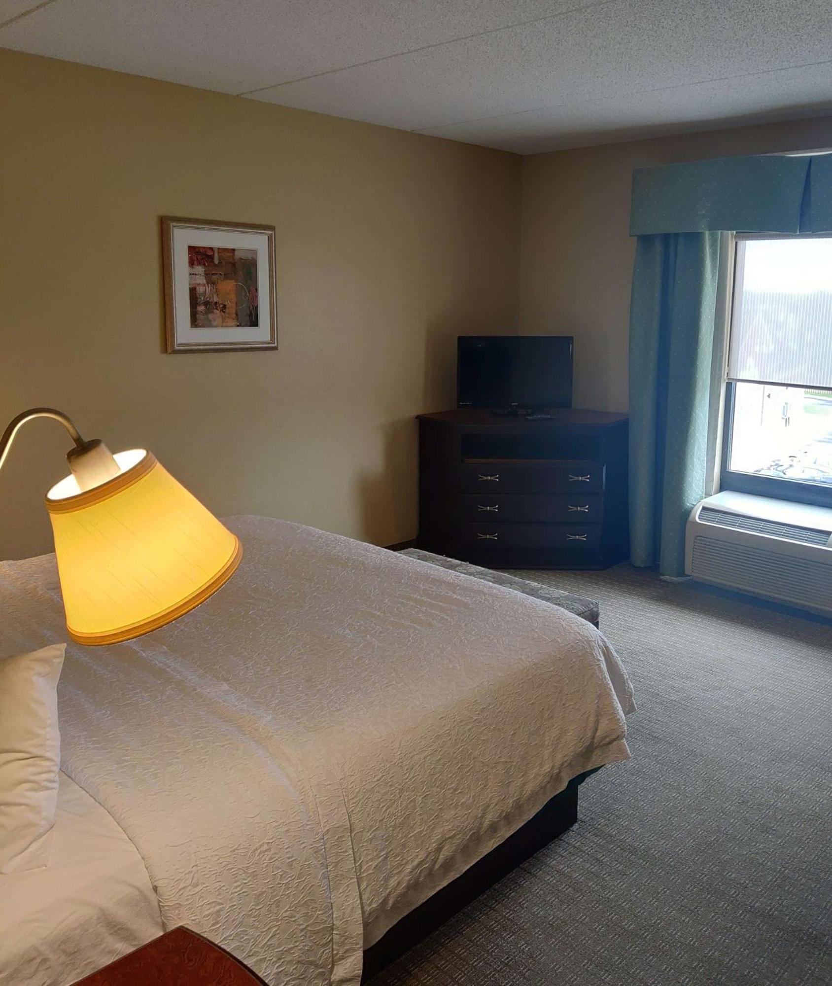 Hampton Inn Rochester - Irondequoit Bagian luar foto